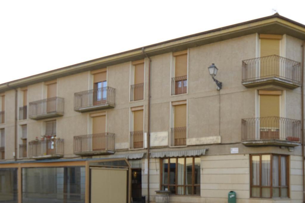 Hostal Goyo Garray Bagian luar foto