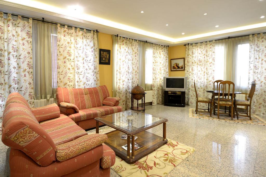 Hostal Goyo Garray Bagian luar foto